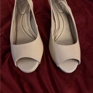 Elegant Cream Peep-Toe Slingback Heels